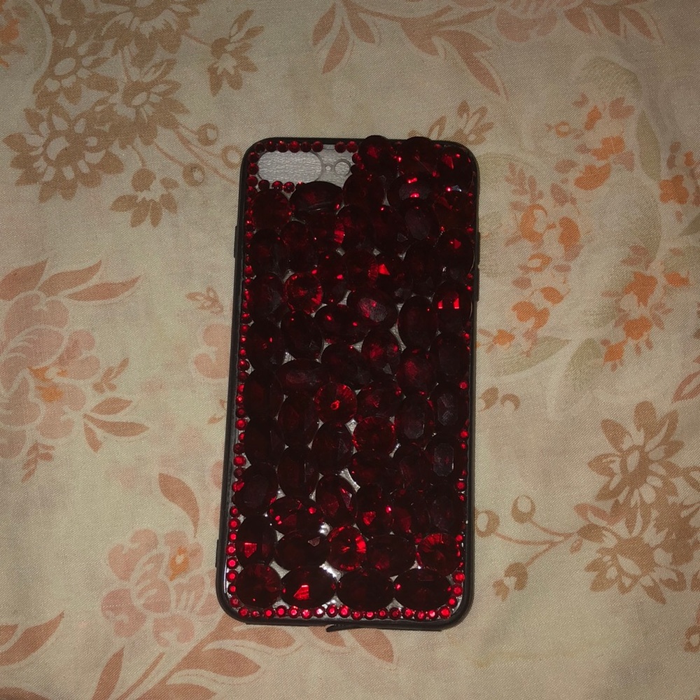 Red iPhone 8+?case